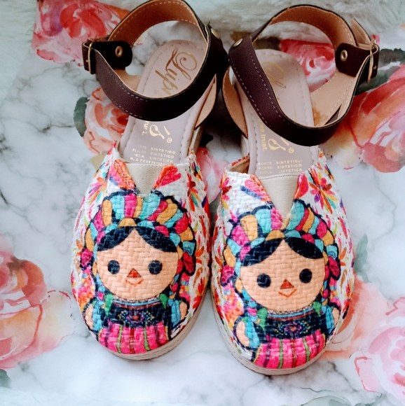 Women's Handmade shoes - Picture 2 of 5